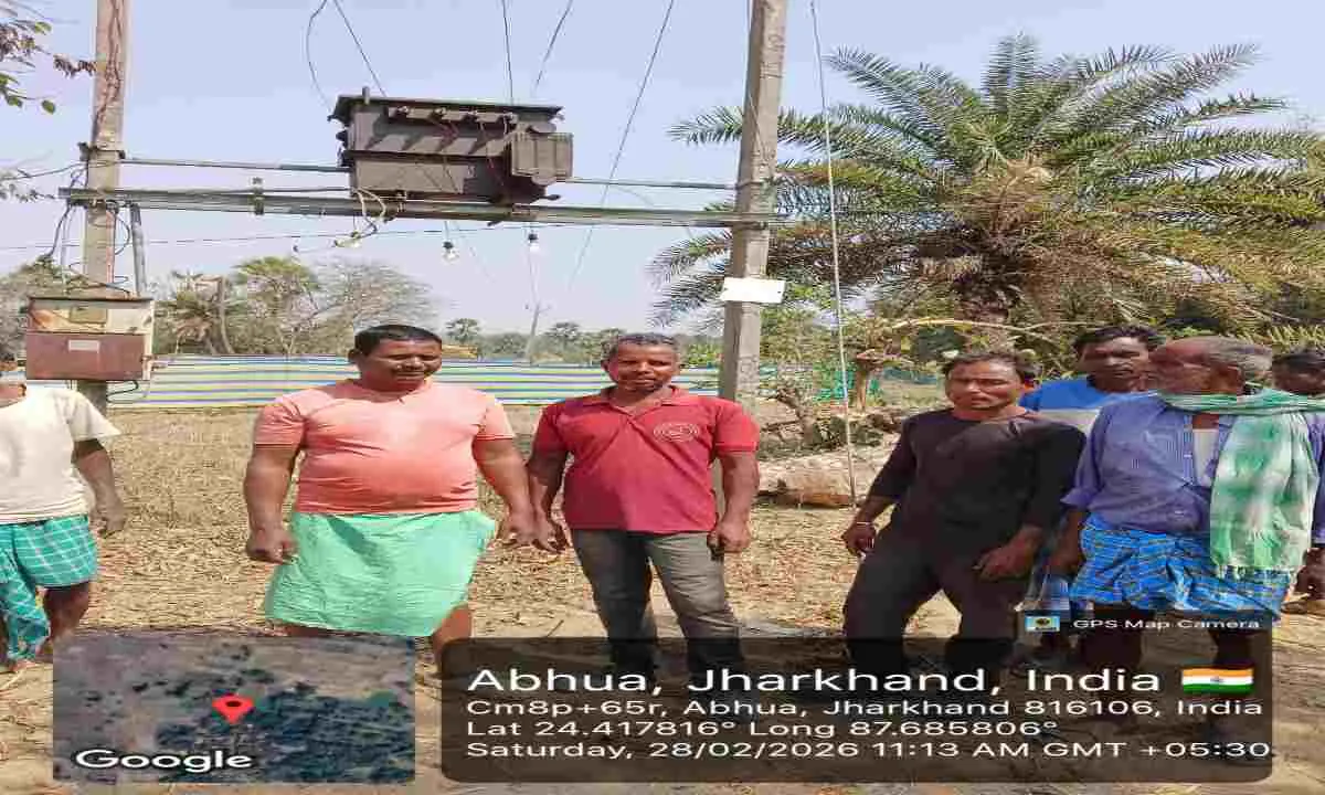 Pakur News : उपासना मरांडी के प्रयास से 25 केवीए का नया ट्रांसफार्मर स्थापित, ग्रामीणों में खुशी