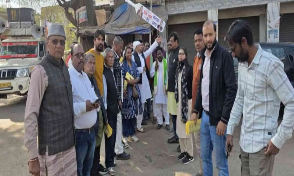 हजारीबाग में कांग्रेस मेयर प्रत्याशी तस्लीम अंसारी के समर्थन में सघन जनसंपर्क अभियान