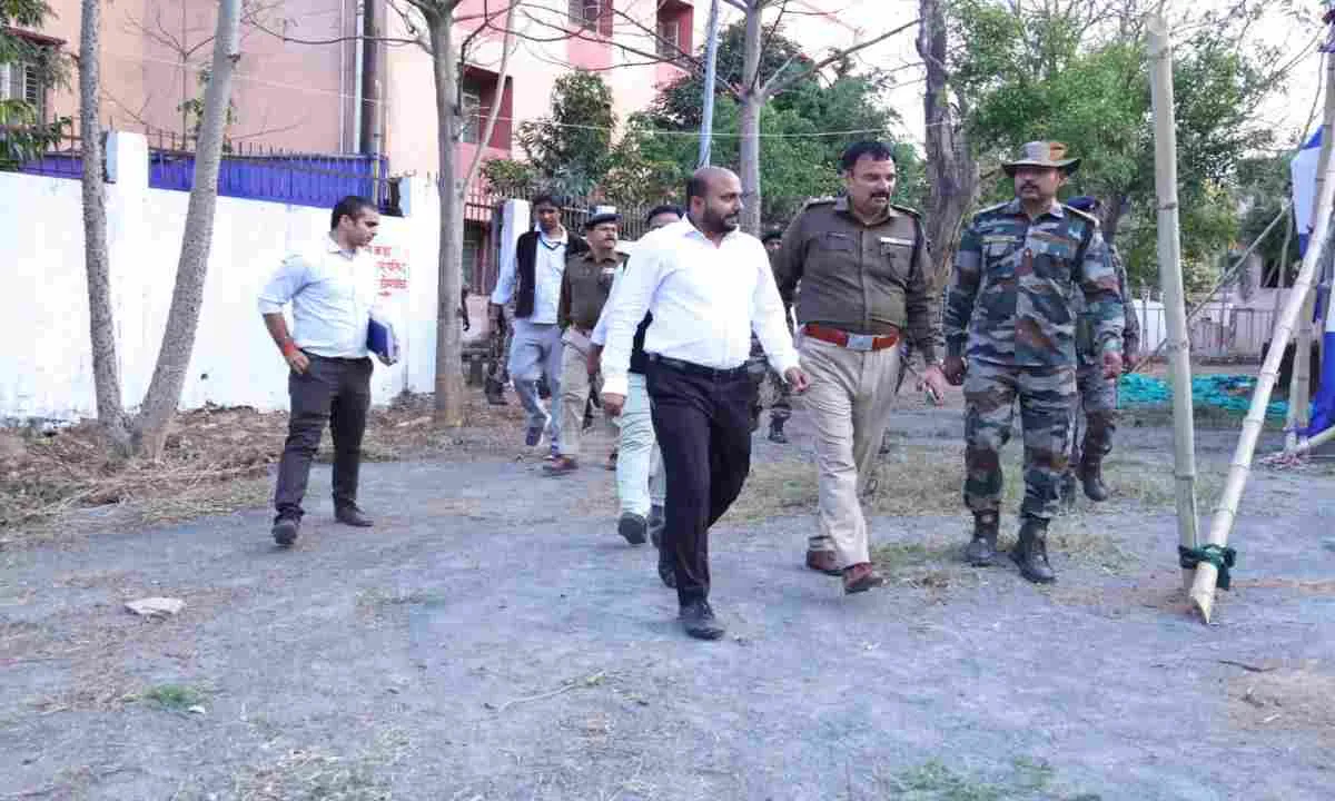 कोडरमा में डीसी-एसपी ने स्ट्रांग रूम व मतगणना केंद्र का किया निरीक्षण