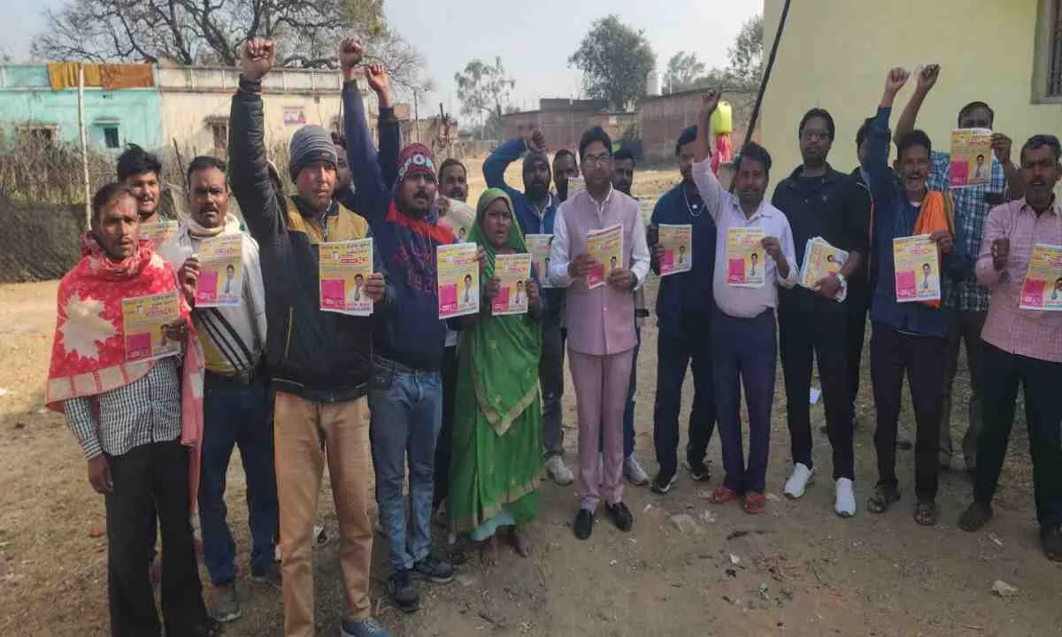 झुमरी तिलैया नगर परिषद चुनाव: संतोष यादव ने बढ़ाया जन संपर्क