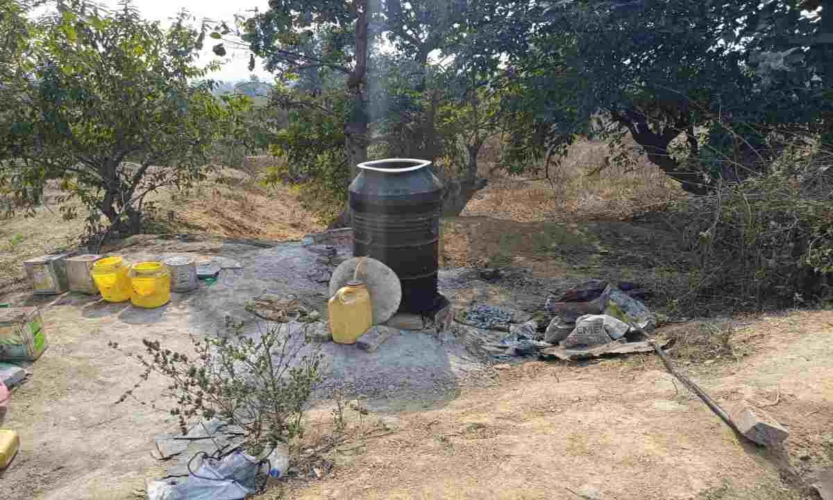 Bokaro News : नगरपालिका चुनाव को लेकर अवैध शराब के विरुद्ध सख्त कार्रवाई 