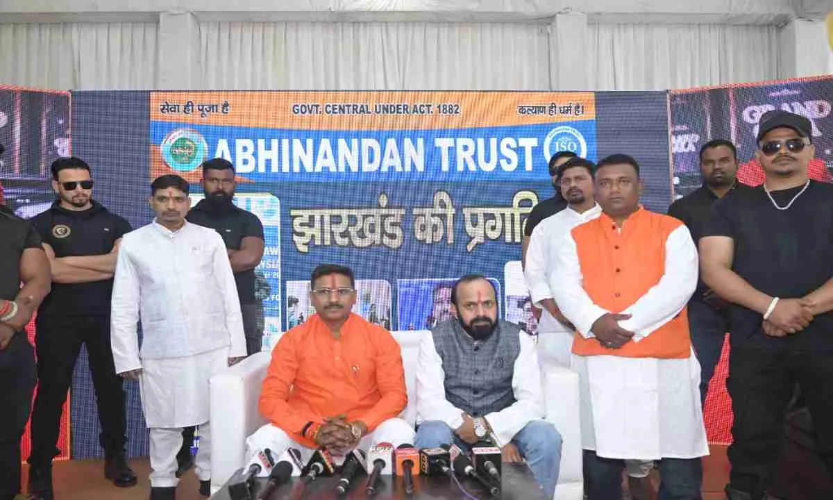 बेटियों की शादी में लाखों रुपये की सामग्री निःशुल्क दे रहा अभिनंदन ट्रस्ट : डॉ. विवेकानंद