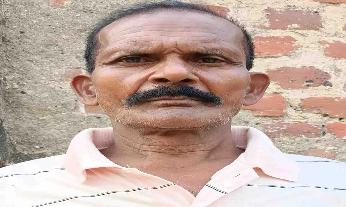 स्वांग वासरी में हाईवा की चपेट में आकर मजदूर की मौत, ग्रामीणों का विरोध