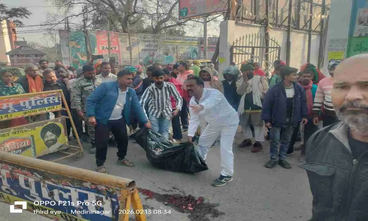 मेदिनीनगर के छःमुहान पर गैस सिलेंडर लदे ट्रक से कुचलकर 55 वर्षीय व्यक्ति की मौत