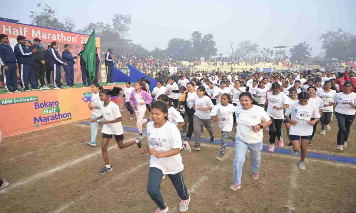 बोकारो हॉफ मैराथन में देशभर से पहुंचे 5800 धावकों ने दिखाया जोश और दमखम  