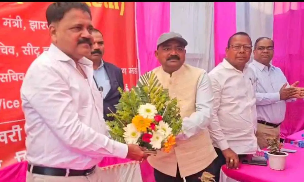 श्रमिक कानूनों के खिलाफ एकजुट हुए कर्मचारी-मजदूर, मंत्री सुदिव्य कुमार ने दिया नैतिक समर्थन