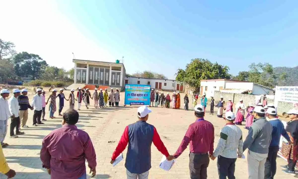 Koderma News : शहरी क्षेत्र में चलाया गया मतदाता जागरूकता अभियान