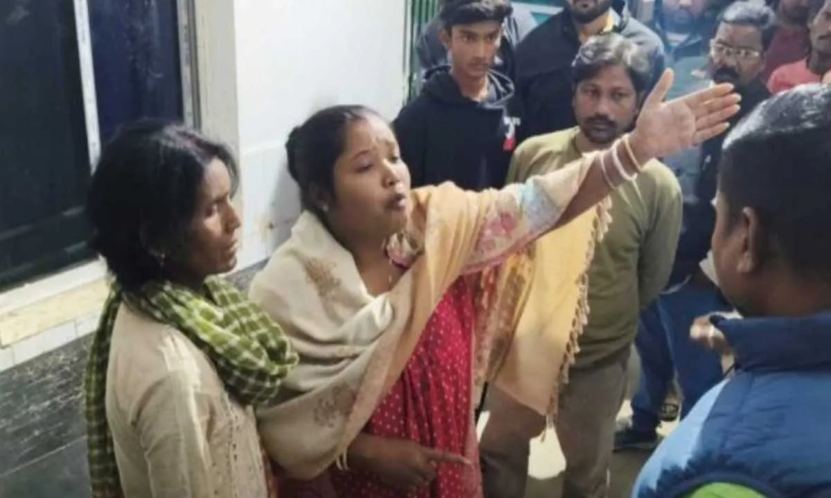 Chaibasa News : चक्रधरपुर में युवक की गला काटकर हत्या, उधारी विवाद बना मौत की वजह