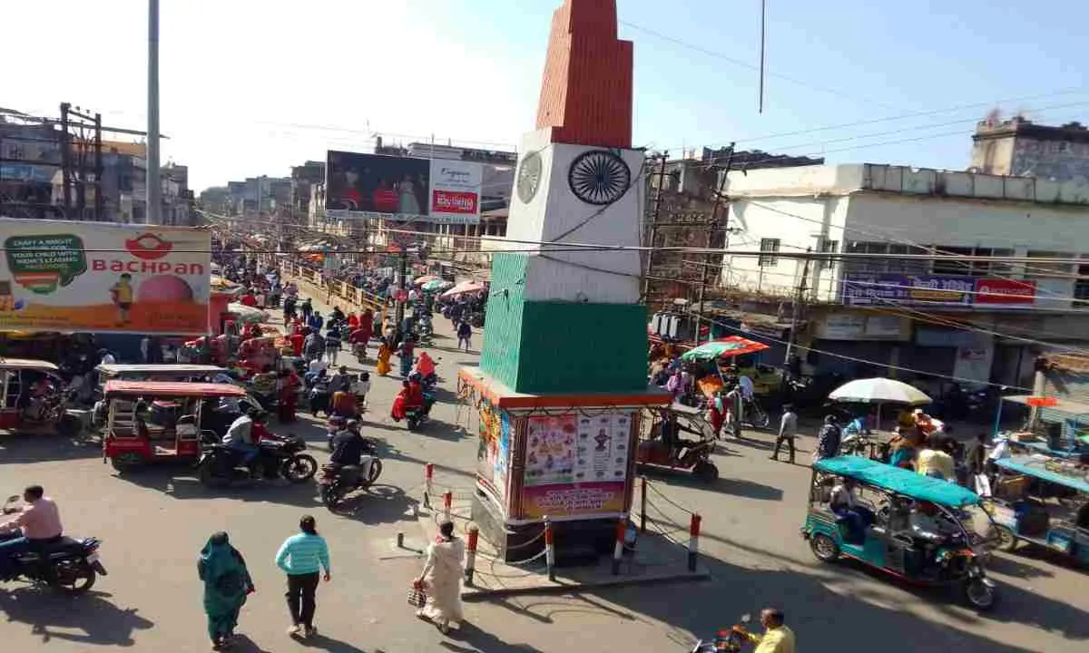 Koderma News : मतदाताओं को रिझाने में जुटे अध्यक्ष व पार्षद पद के प्रत्याशी