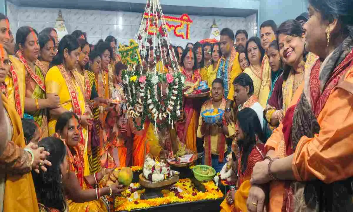 पहाड़ी मंदिर में महाशिवरात्रि को लेकर मेहंदी-हल्दी कार्यक्रम का भव्य आयोजन