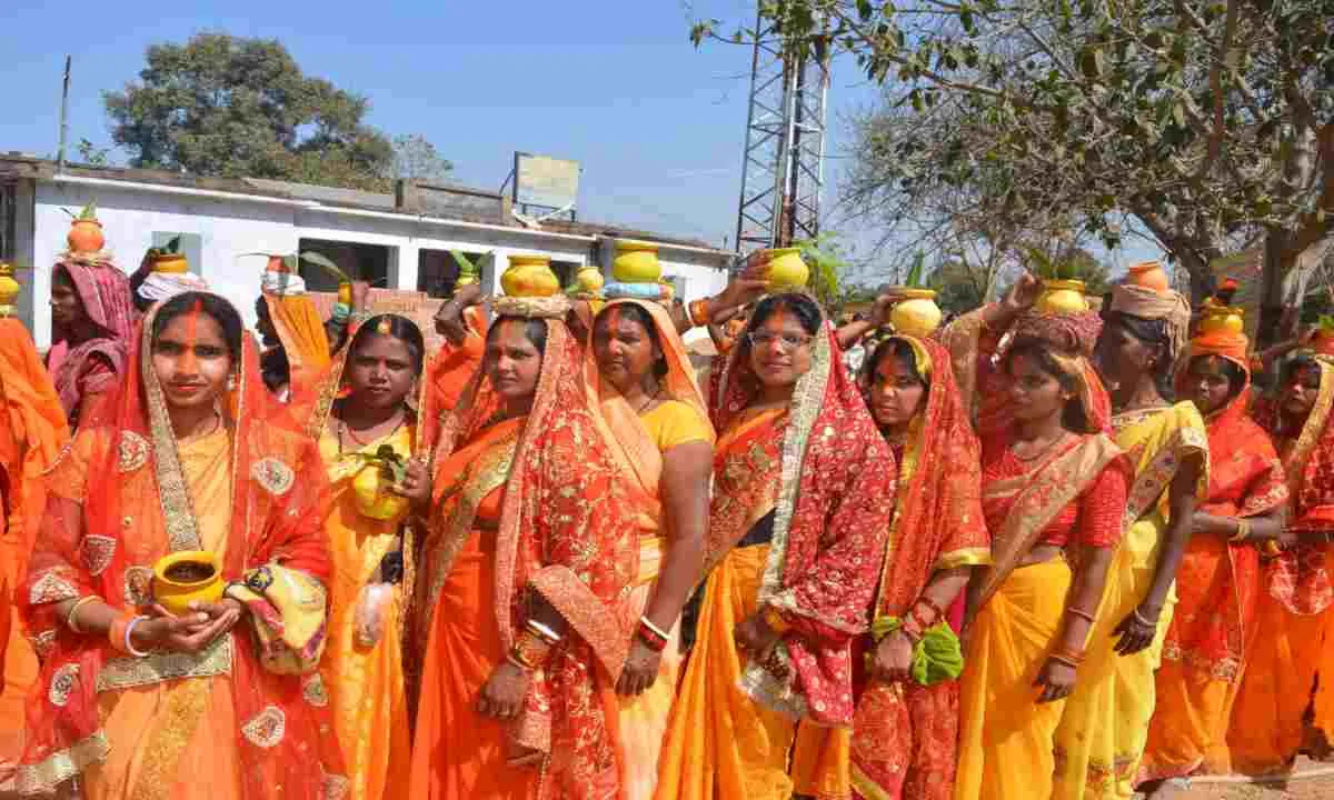 रामपुर, लोहरदगा में भव्य कलश यात्रा के साथ विराट हिंदू सम्मेलन आयोजित