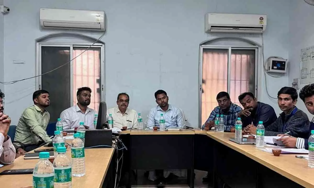 Dhanbad News : बेलगड़िया टाउनशिप में स्किल ट्रेनिंग के लिए प्री-बिड मीटिंग संपन्न