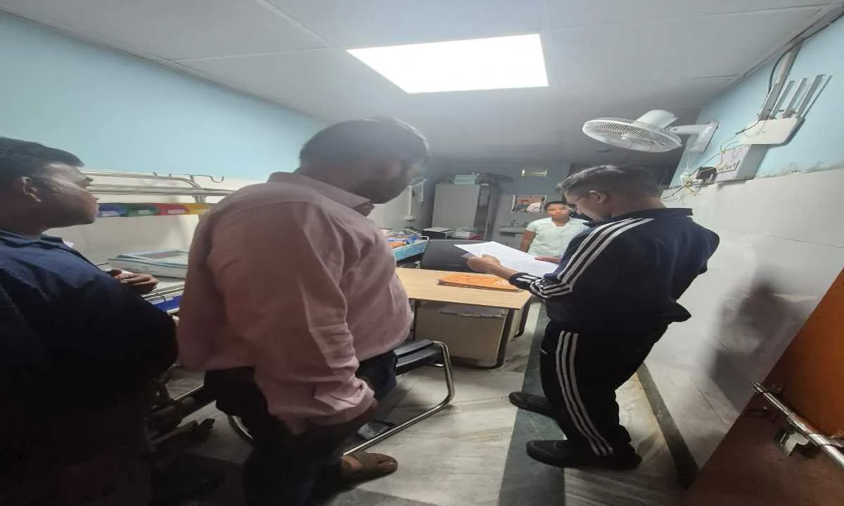 Dumka News: सहायक समाहर्ता ने किया फूलो–झानो मेडिकल कॉलेज एवं अस्पताल का औचक निरीक्षण