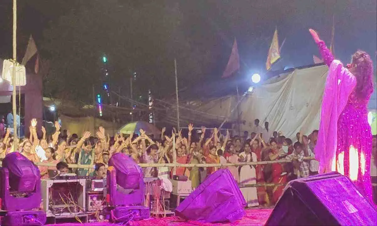 Pakur News: 2100 कलशों से शुरू हुआ सफर, महाभंडारे के साथ संपन्न