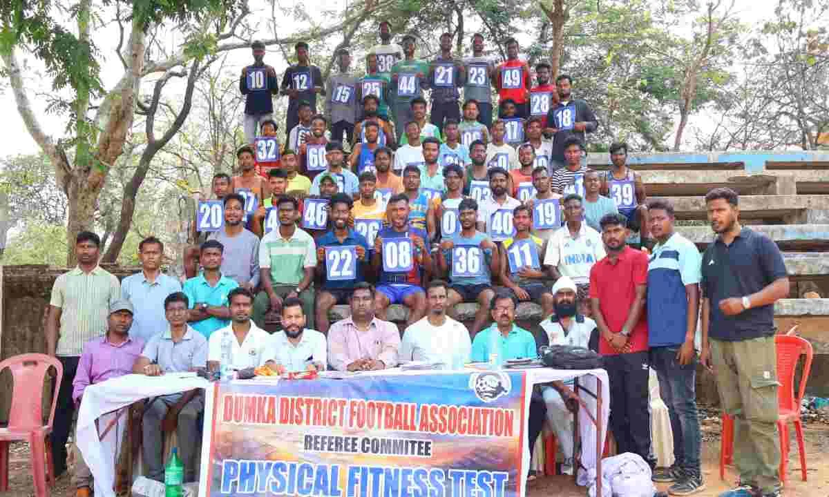 Dumka News: जिला रेफरी ट्रायल का आयोजन, 51 प्रतिभागियों ने लिया हिस्सा