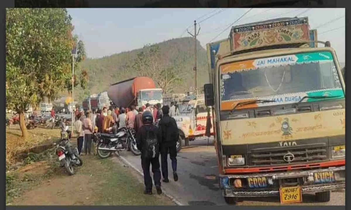 Bokaro News: तेज रफ्तार ट्रैक्टर ने बाइक सवारों को कुचला, तीन की मौत 