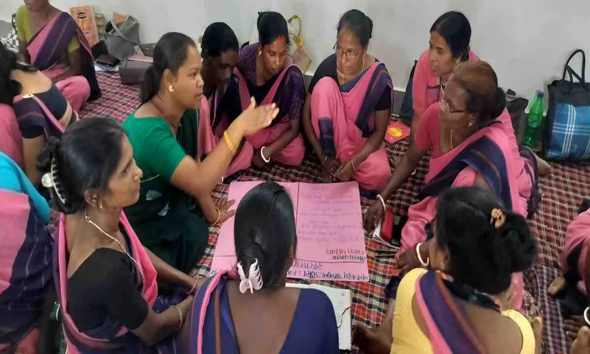 Lohardaga News : प्रशिक्षण से सशक्त होंगी आंगनबाड़ी सेविकाएं, बच्चों को मिलेगा बेहतर आधार