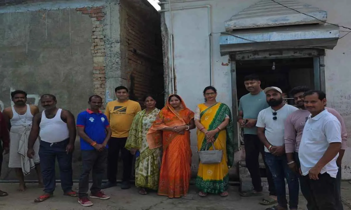 Pakur News: कैलाश नगर में जलजमाव से बढ़ी परेशानी, जनप्रतिनिधियों ने किया निरीक्षण