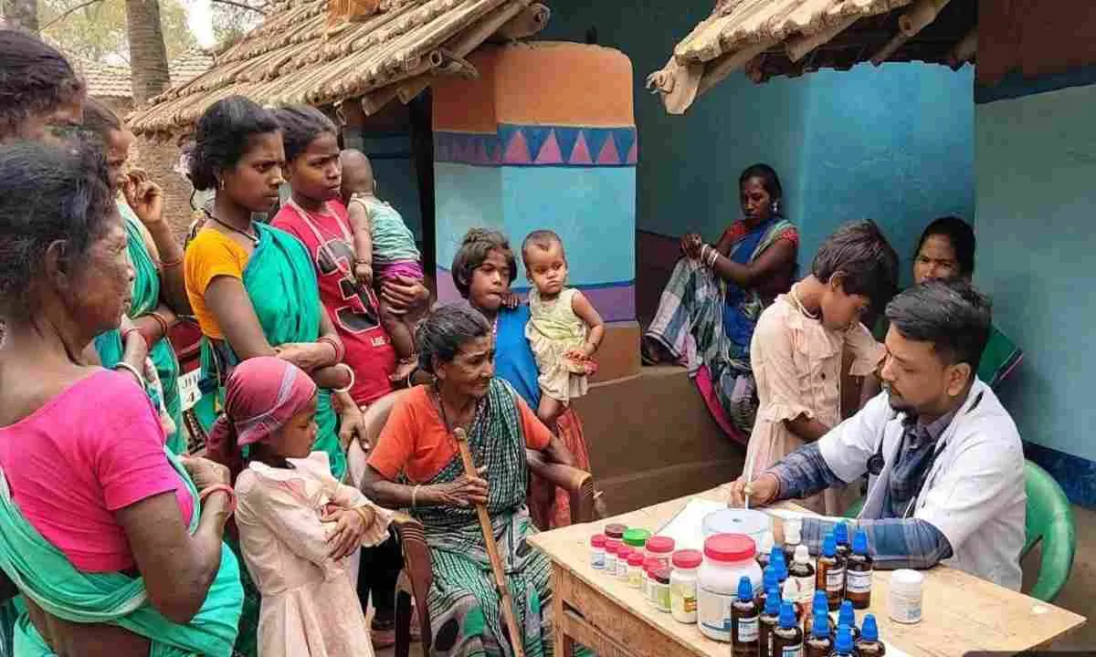 Pakur News: आयुष विभाग का स्वास्थ्य जांच शिविर, 95 लोगों की हुई जांच