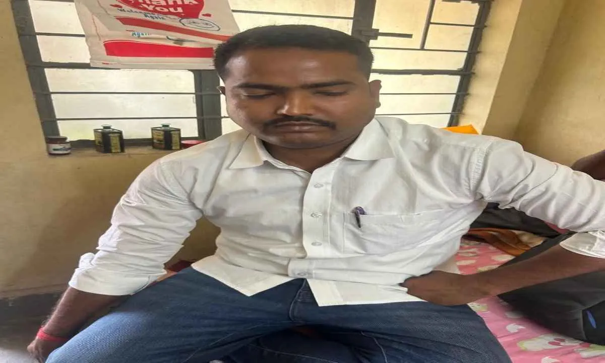 Koderma News: 15 हजार रिश्वत लेते चंदवारा थाना का दारोगा पवन गिरफ्तार