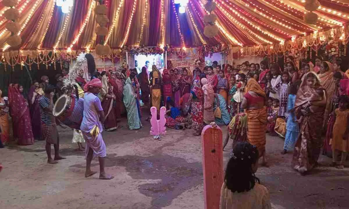 Pakur News : चैती काली पूजा की धूम, भव्य कलश यात्रा में उमड़ा जनसैलाब