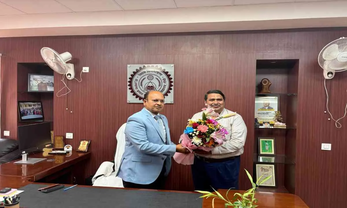 Ranchi News : डीएसपीएमयू को मिला नया कुलपति, प्रो. राजीव मनोहर ने संभाला पदभार