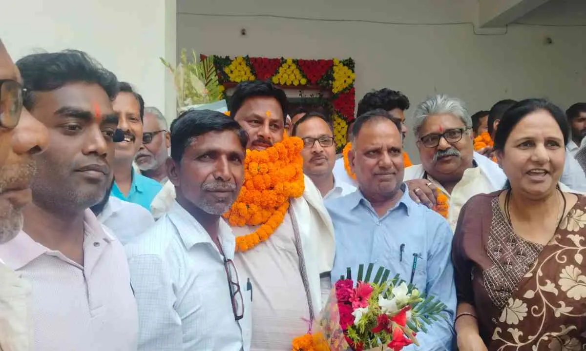 बड़की सरिया नगर पंचायत: नवनिर्वाचित अध्यक्ष और सदस्यों का शपथ ग्रहण