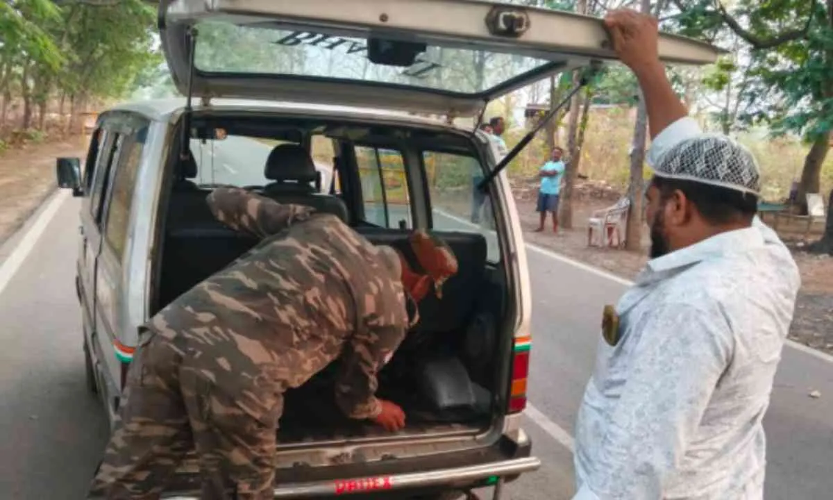 Dhanbad News: एंटी क्राइम चेकिंग अभियान, 1058 वाहनों की हुई जांच