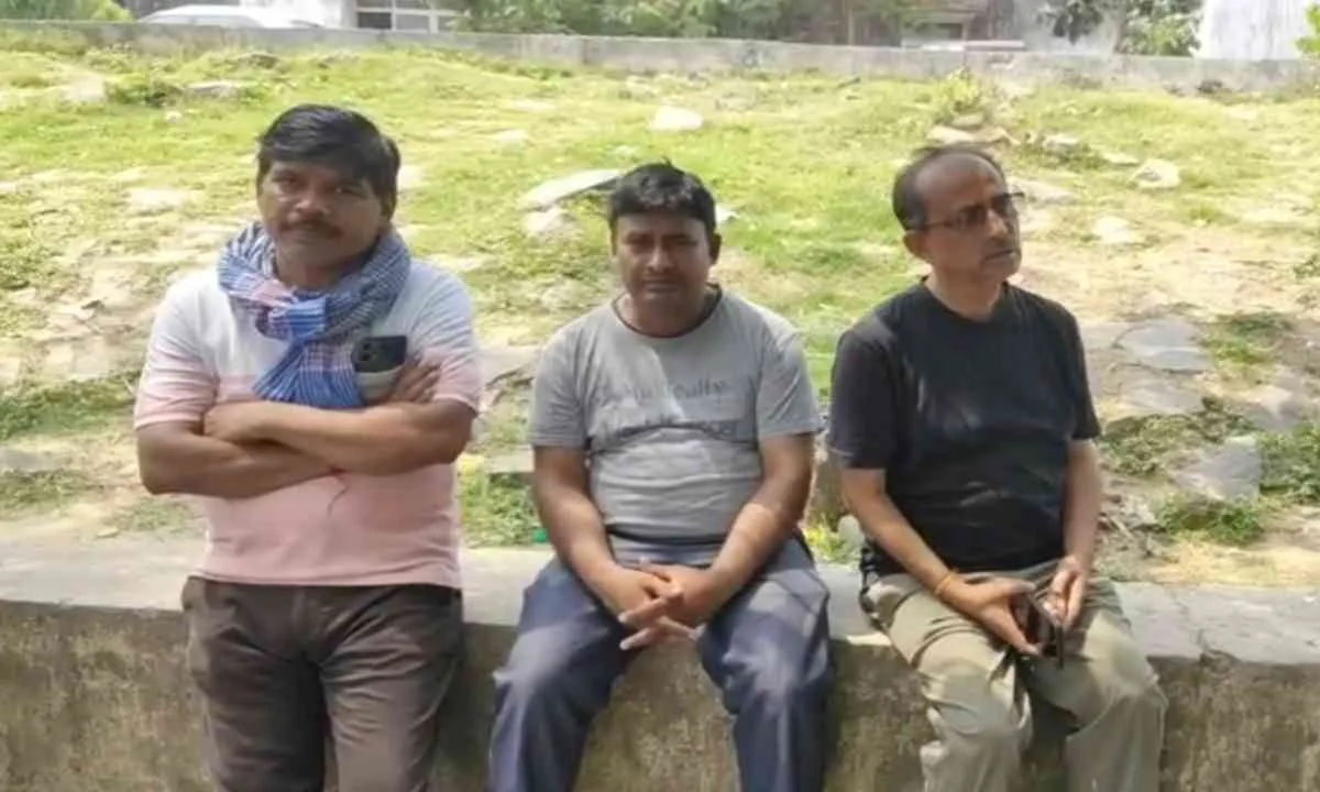 Dhanbad News: अपार्टमेंट की 5वीं मंजिल से गिरे 16 वर्षीय ऋषव की मौत, पिता ने लगाया हत्या का आरोप