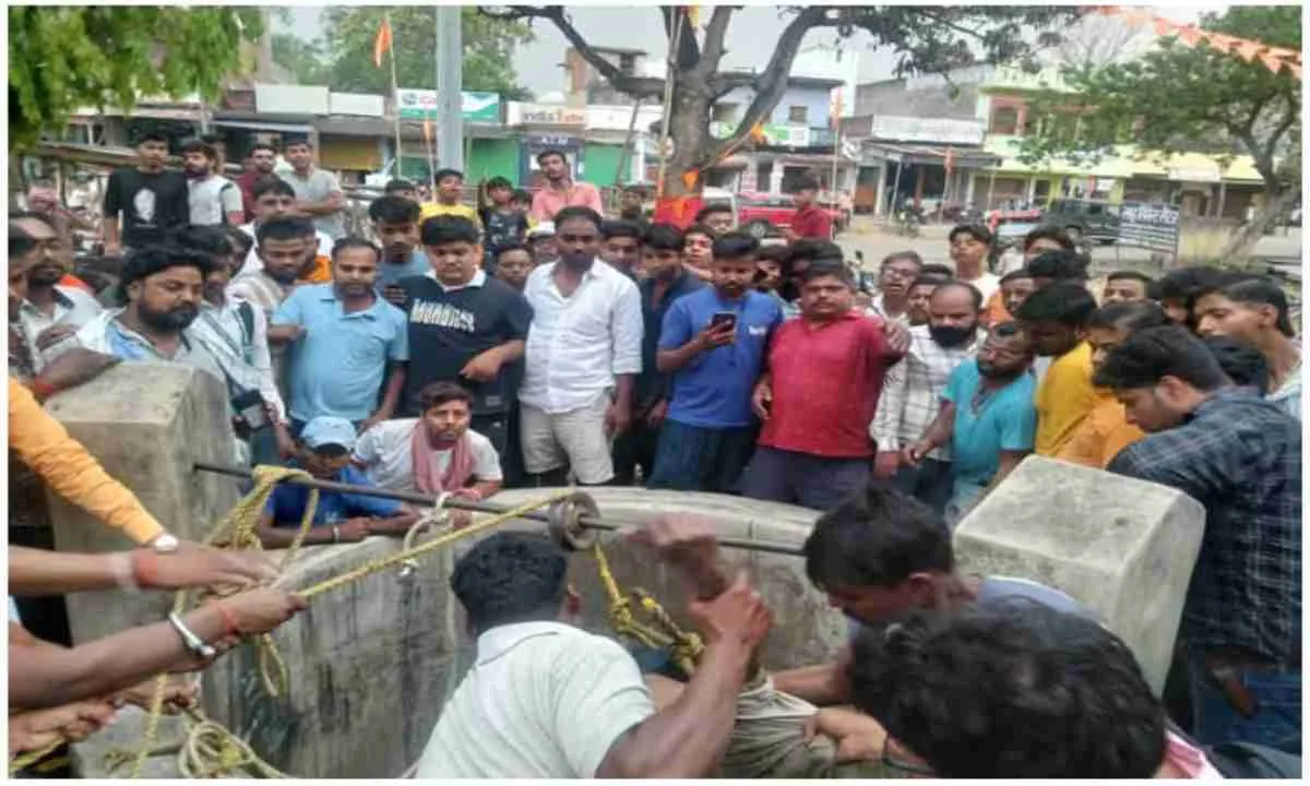 Bokaro News: गरीबी से तंग आकर युवक ने कुंआ में कूदकर दी जान