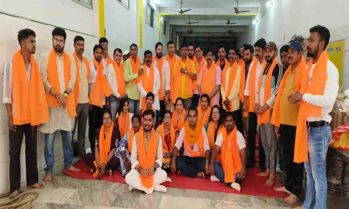 श्री चैती दुर्गा पूजा मंदिर में हुई बैठक, नंद किशोर सिंह चंदेल फिर चुने गए अध्यक्ष