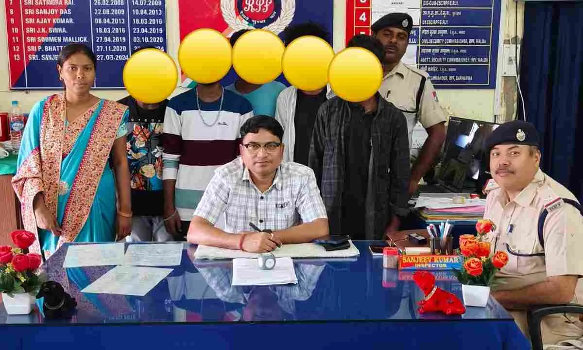 Sahebganj News: रेलवे स्टेशन पर आरपीएफ की बड़ी कार्रवाई, मानव तस्करी के विरुद्ध सघन जांच अभियान