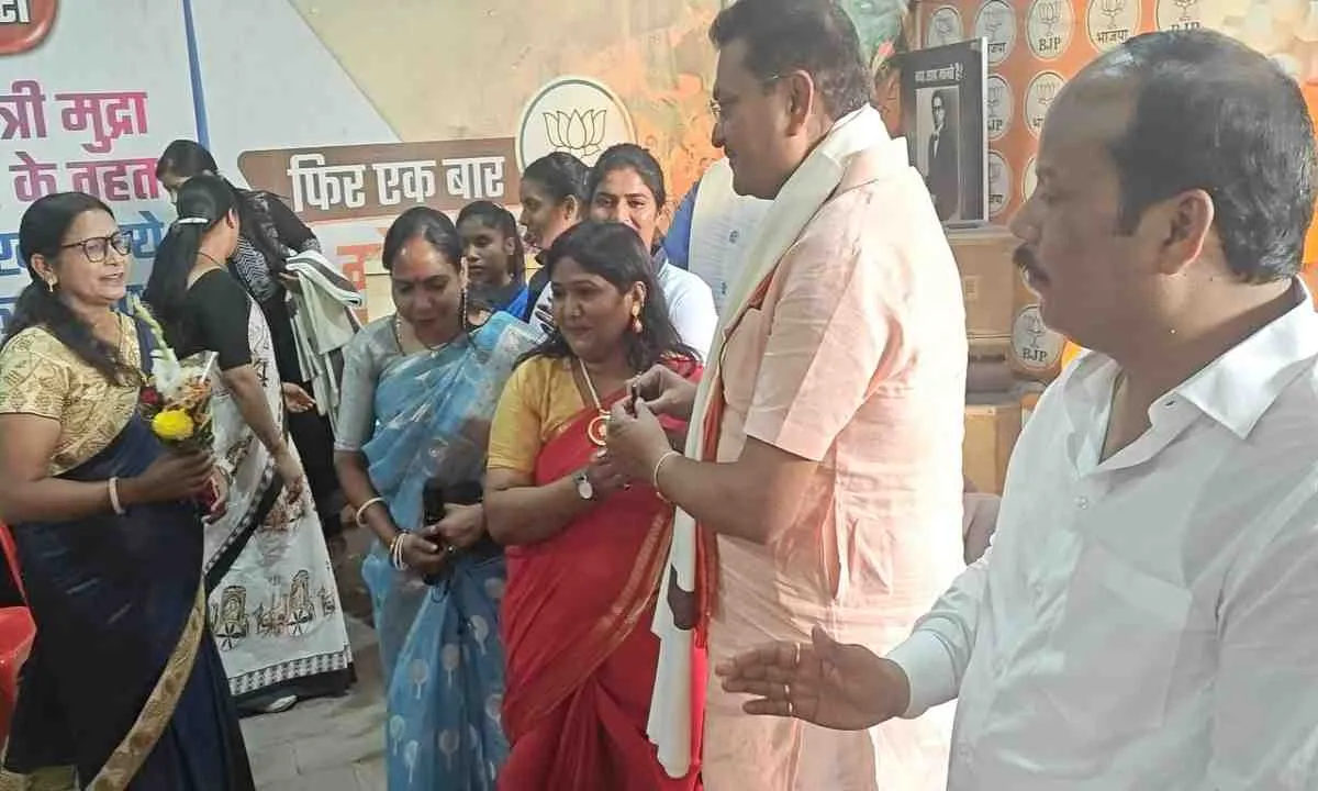 Hazaribagh News: भाजपा महिला मोर्चा ने मनाया अंतरराष्ट्रीय महिला दिवस 
