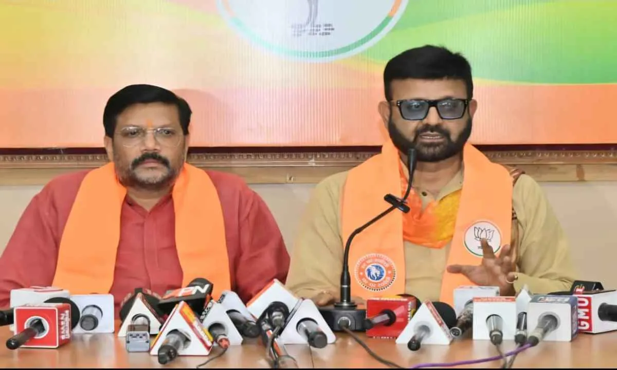 झारखंड में गरीबों की सरकार या 'शीश महल' का दरबार