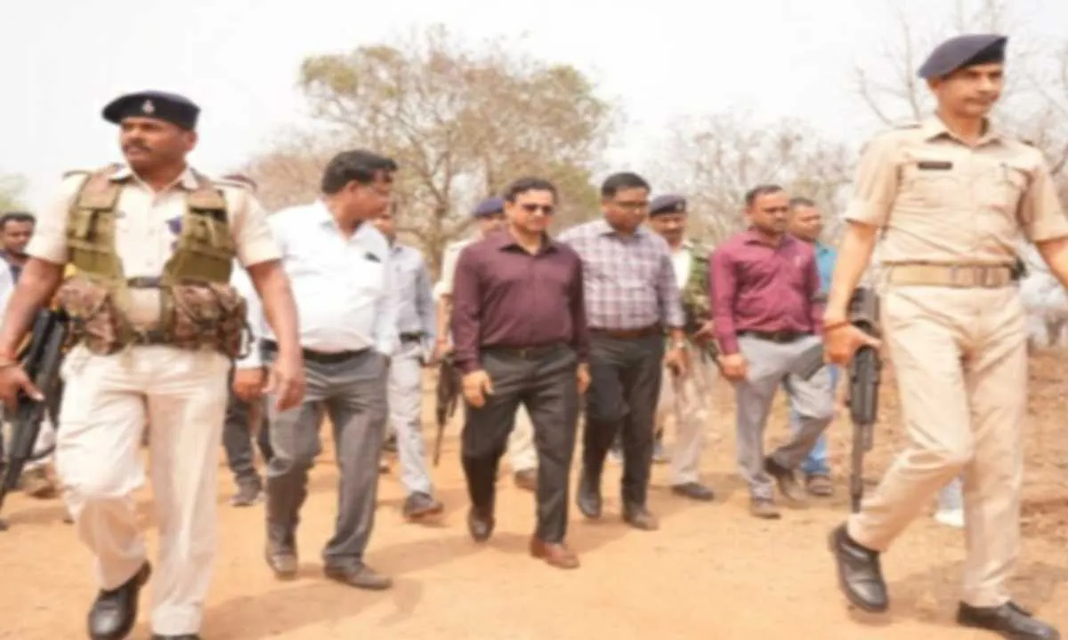 Sahebganj News: पोखरिया पहाड़ पर पहुंची सरकार: उपायुक्त ने घर-घर जाकर सुनी ग्रामीणों की पीड़ा