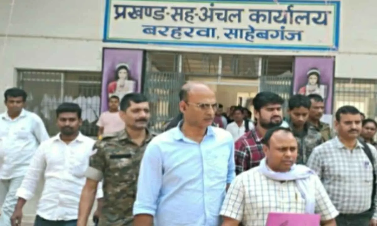Sahebganj News: 40,000 की घूस लेते धरे गए प्रखंड आपूर्ति पदाधिकारी, एसीबी की बड़ी कार्रवाई