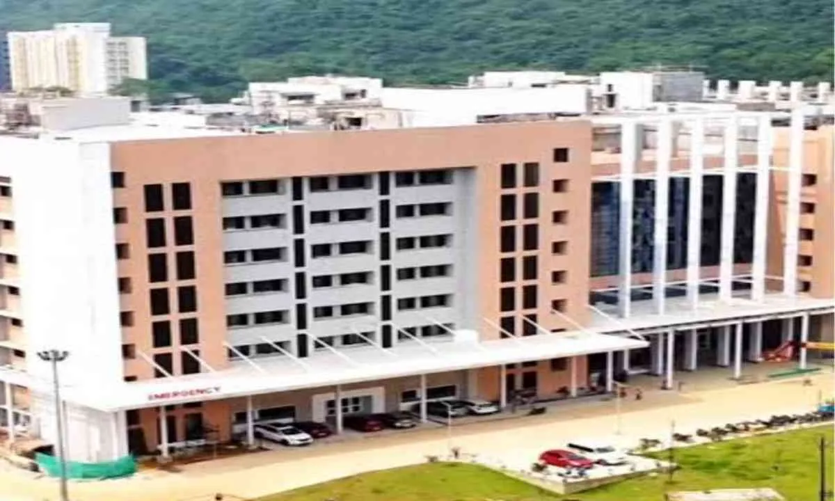 जमशेदपुर अस्पताल में सनसनी: मरीज ने अचानक लगाई छलांग, मौके पर मौत