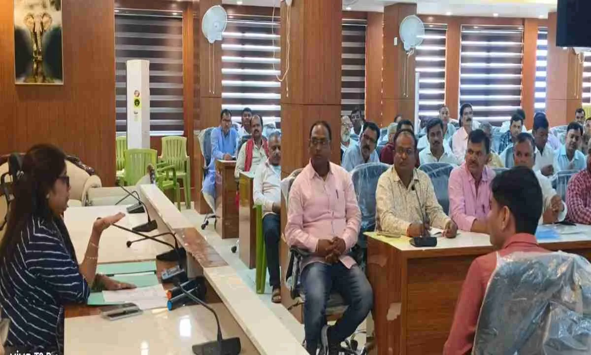 Palamu News: धान अधिप्राप्ति में तेजी लाने का निर्देश, 20 दिनों में लक्ष्य पूरा करने के निर्देश 