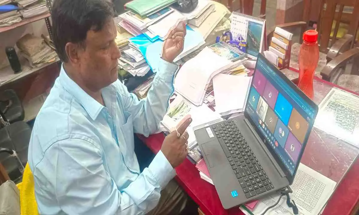 Sahebganj News : महाविद्यालय के डॉ. अनिल कुमार ने अंतरराष्ट्रीय सम्मेलन में प्रस्तुत किया शोध पत्र