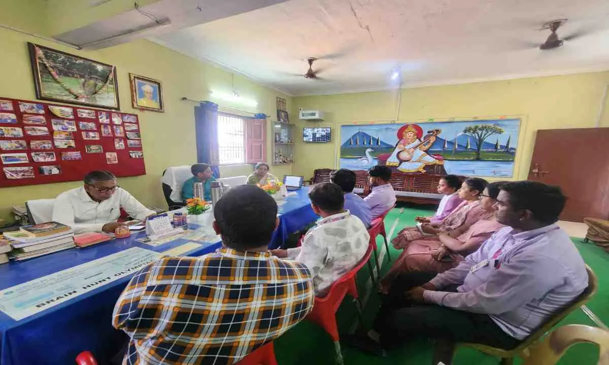 Koderma News : मंजुला शर्मा मेमोरियल एकेडमी में शिक्षकों के लिए प्रशिक्षण सत्र आयोजित