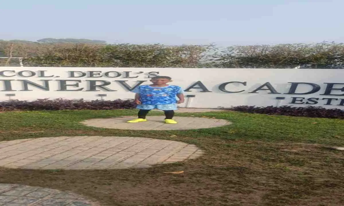 Sahebganj news: नन्हें मिचेल जॉन सोरेन का कमाल, बने फुटबॉल खिलाड़ियों के आइकॉन