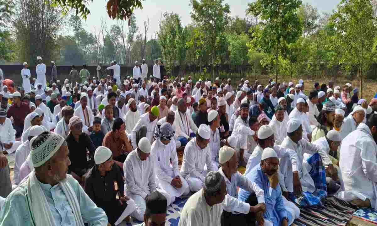 सरिया अनुमंडल में हर्षोल्लास के साथ मनाई गई ईद-उल-फितर, गूंजा भाईचारे का संदेश