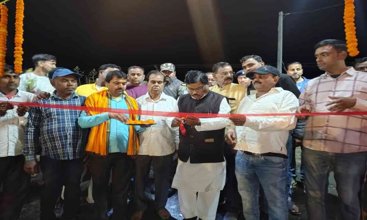 Pakur News : प्रो. स्टीफन मरांडी ने किया यज्ञ मेला का उद्घाटन, श्रद्धालुओं की उमड़ी भीड़