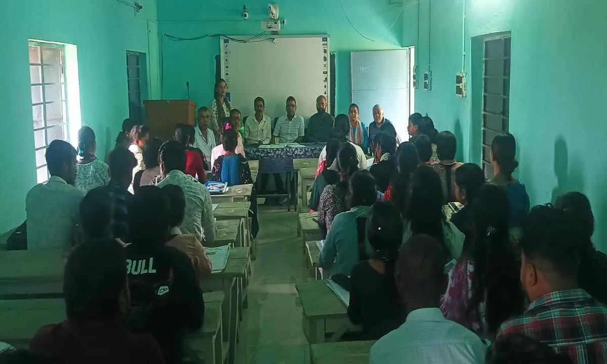 Dumka News: मयूराक्षी ग्रामीण महाविद्यालय रानीश्वर में प्रोजेक्ट वर्क मौखिक परीक्षा सम्पन्न