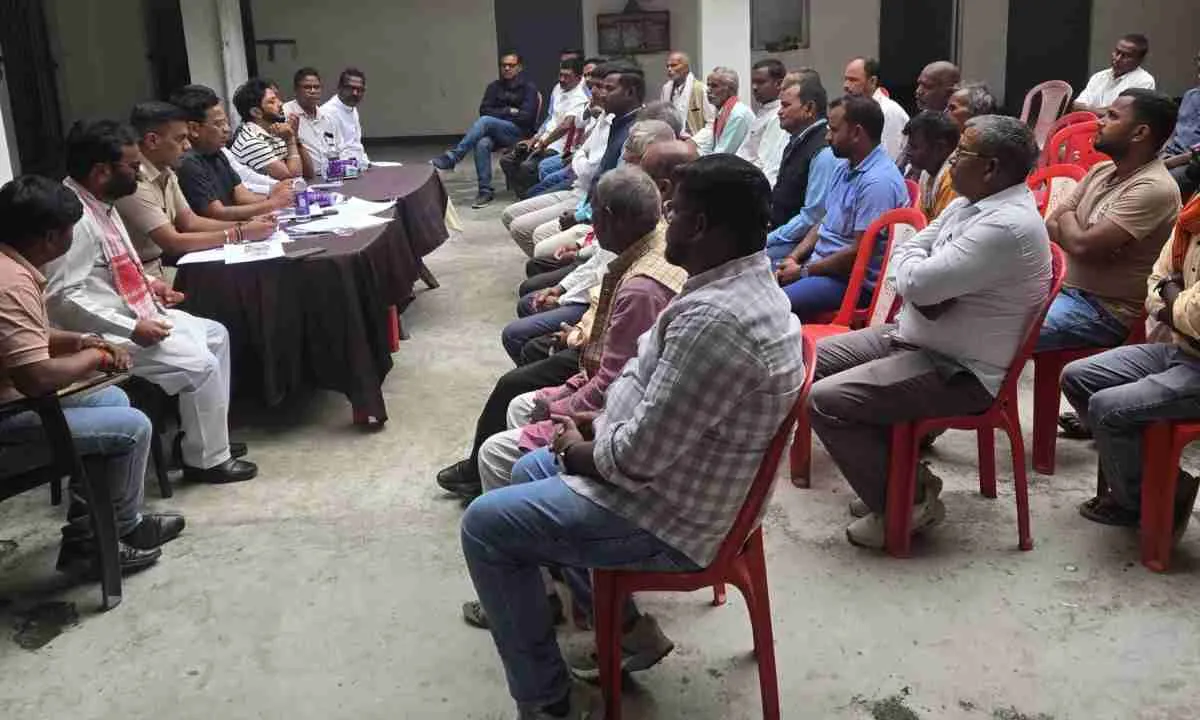 Koderma News: रामनवमी पर सुरक्षा सख्त, एसडीओ ओमप्रकाश मंडल ने चंदवारा में की समन्वय बैठक