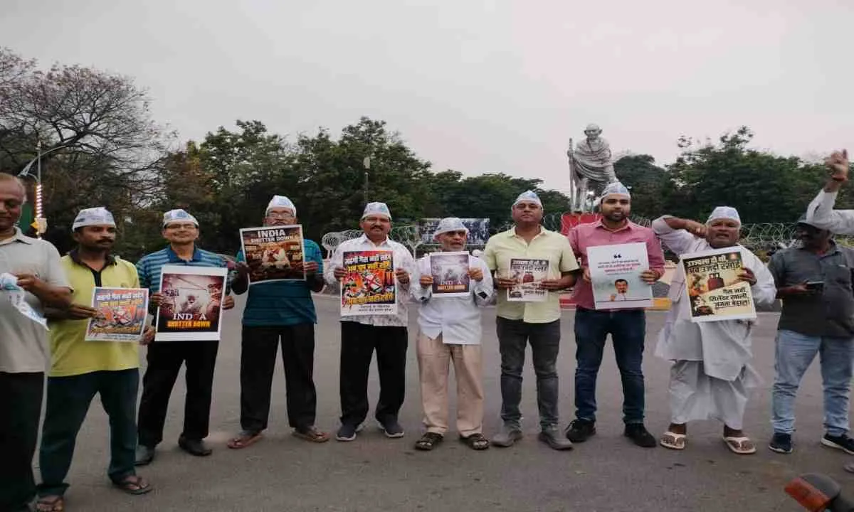 Bokaro News: गैस संकट के खिलाफ आम आदमी पार्टी का प्रदर्शन 