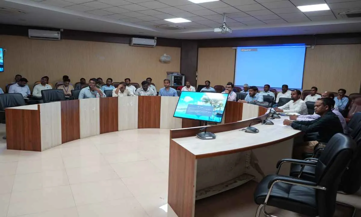 Hazaribagh News: उपायुक्त की अध्यक्षता में कॉरपोरेट सोशल रिस्पांसिबिलिटी (CSR) की बैठक सम्पन्न