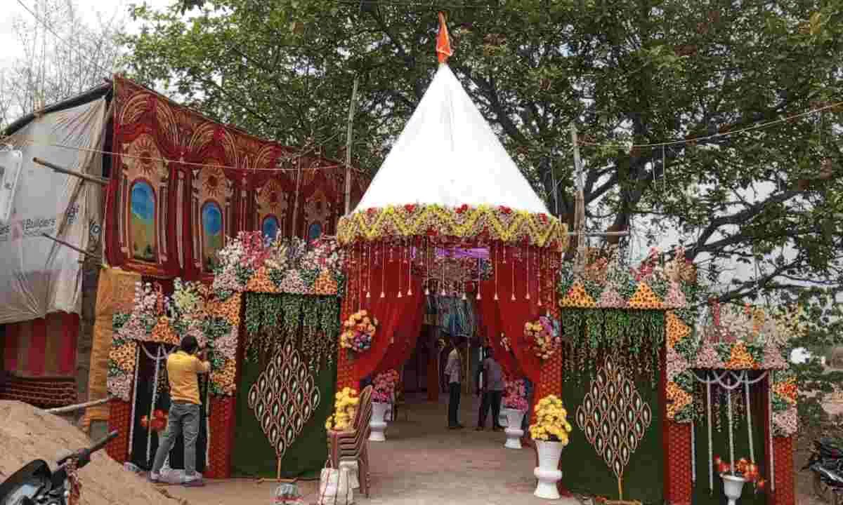 Pakur News : गनपुरा में चैती काली पूजा की धूम, पंडाल और लाइटिंग से सज रहा पूरा गांव