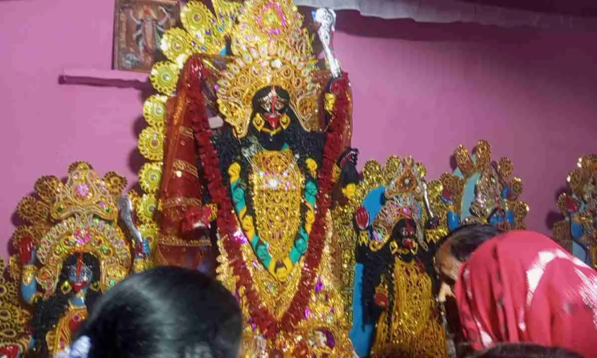 Pakur News : चैती काली पूजा की धूम, भव्य कलश यात्रा में उमड़ा जनसैलाब