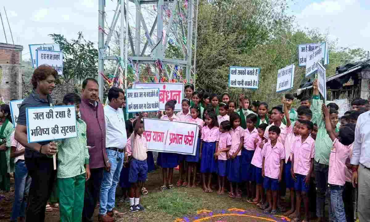 Pakur News: जल महोत्सव पखवाड़ा: बरमसिया में 12 जल टंकियों से हर घर तक पहुँचा शुद्ध पेयजल